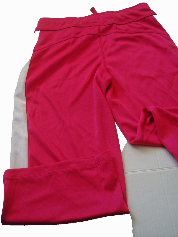 Ladies Danskin Mesh Capri Pants Pink Size Med NEW