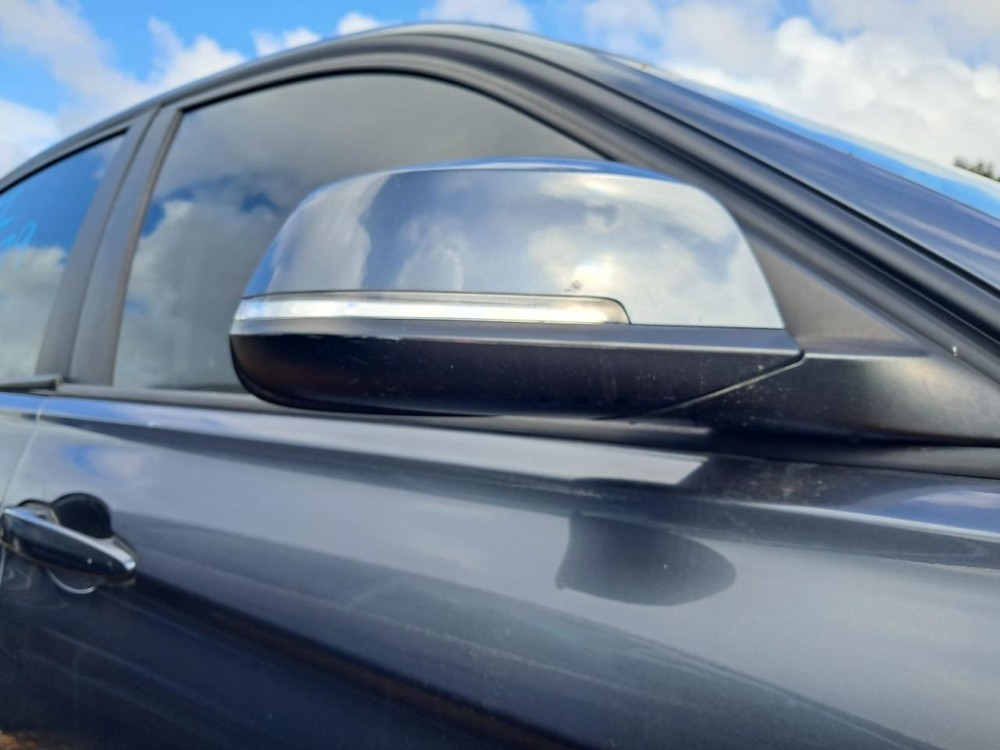 320I 2014 Glove Box 4816732
