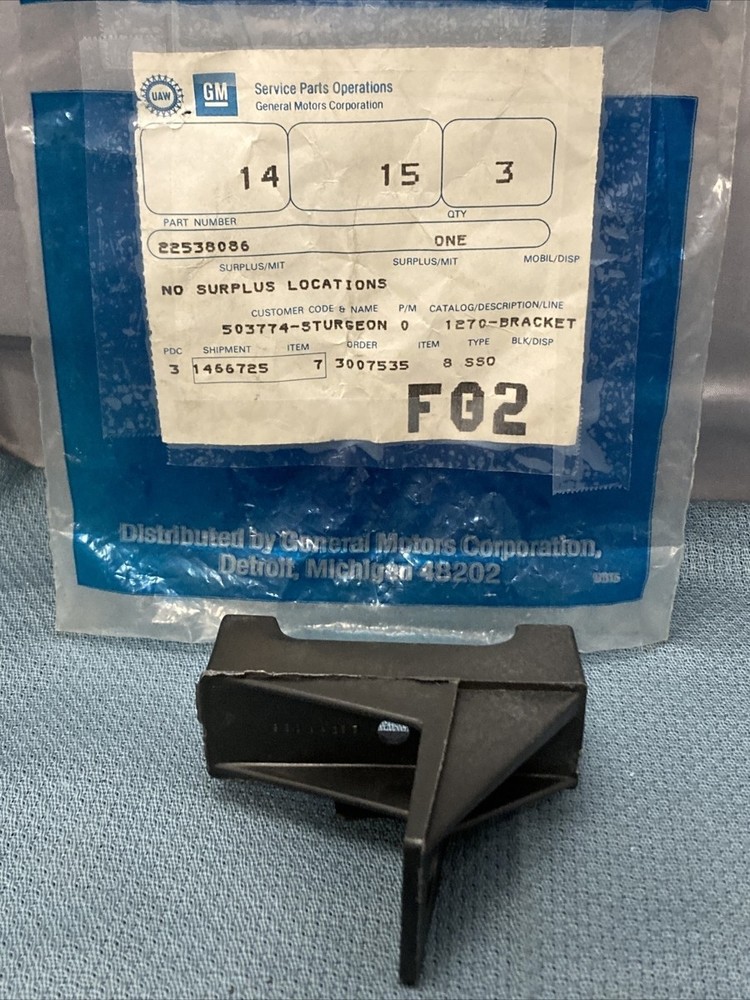 NEW GENUINE GM 22538086 BRACKET, RADIATOR