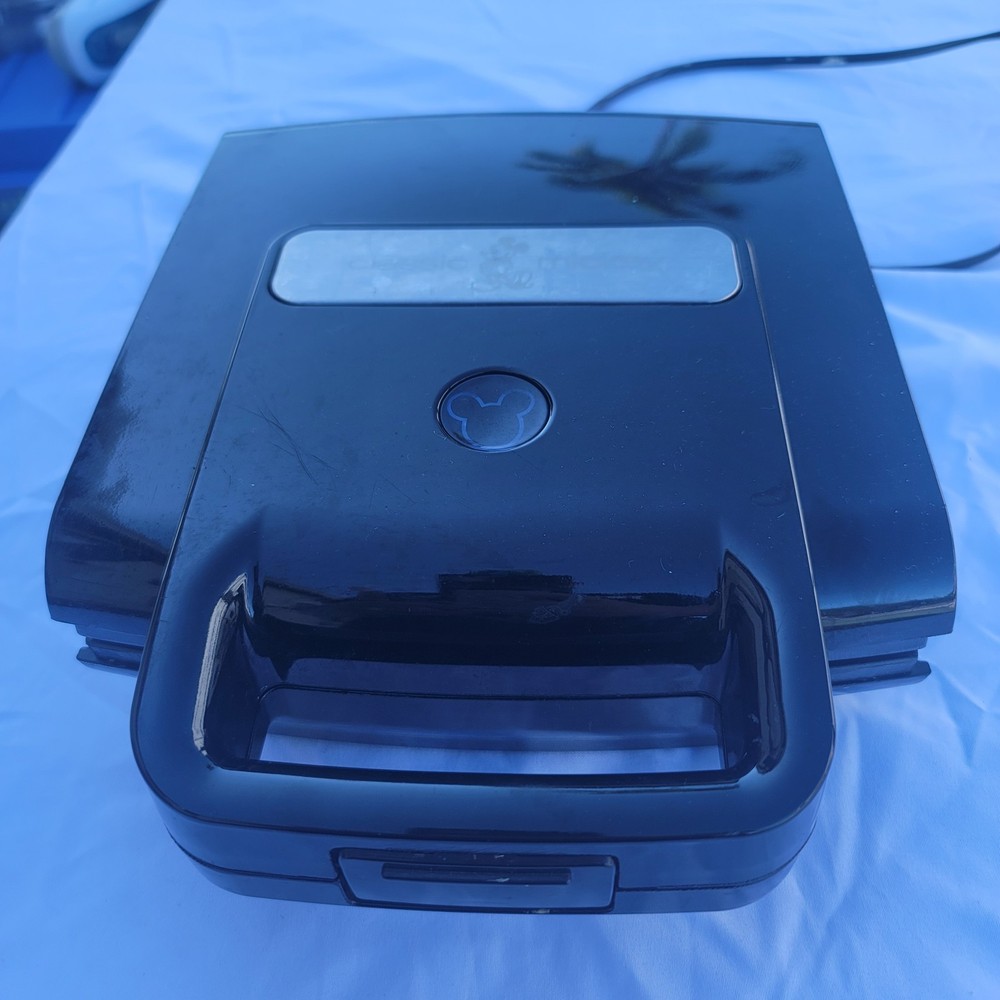 Disney Mickey Mouse Waffle Maker ~ Makes 4 ~ DCM-4 Tested Working