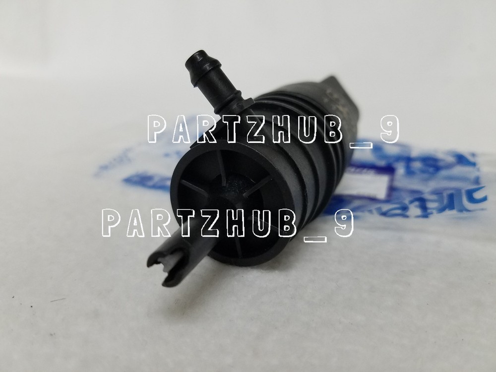 Windshield Washer Pump 67128362154 for BMW E46 E38 E39 E60 E65 X3 E53 X5 Z3 Z4