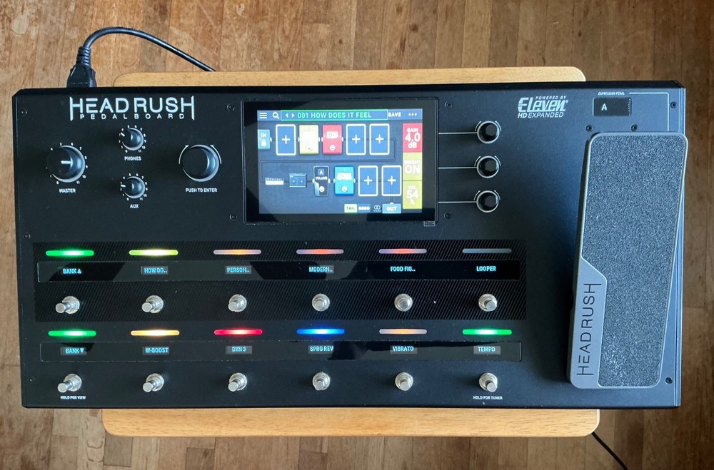 HeadRush Pedalboard Amp Modeler Multi Effects Touchscreen Looper Excellent