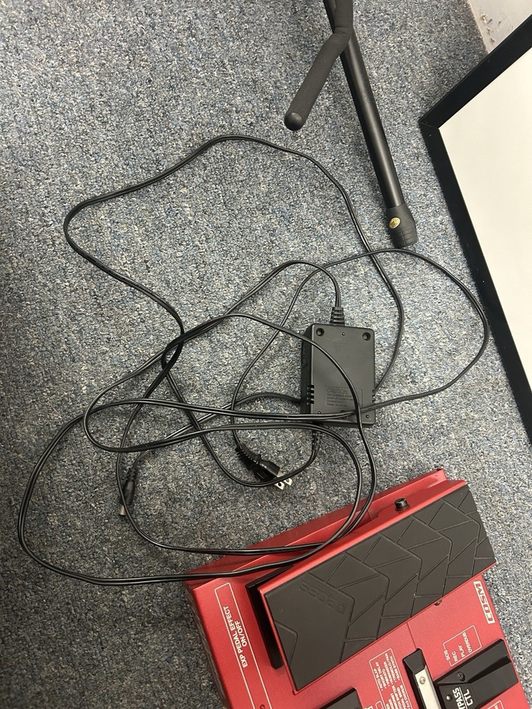 Roland BOSS BASS EFFECTS PROCESSOR GT-6B