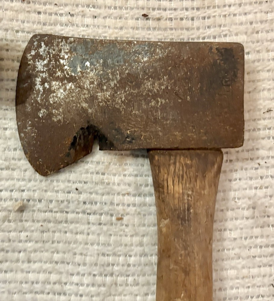 VINTAGE LONG HANDLE HATCHET/HAMMER & PLUMB CAMPING HATCHET AXE