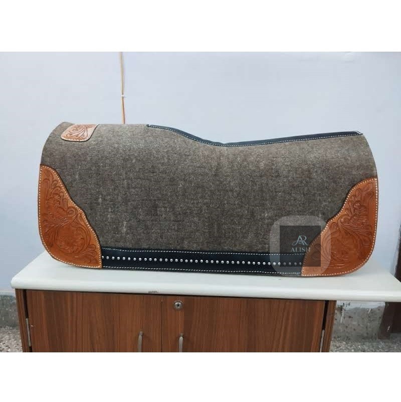 Grey Wool Felt Western Saddle Pad 32x32 Tooled Leather Studded Patch