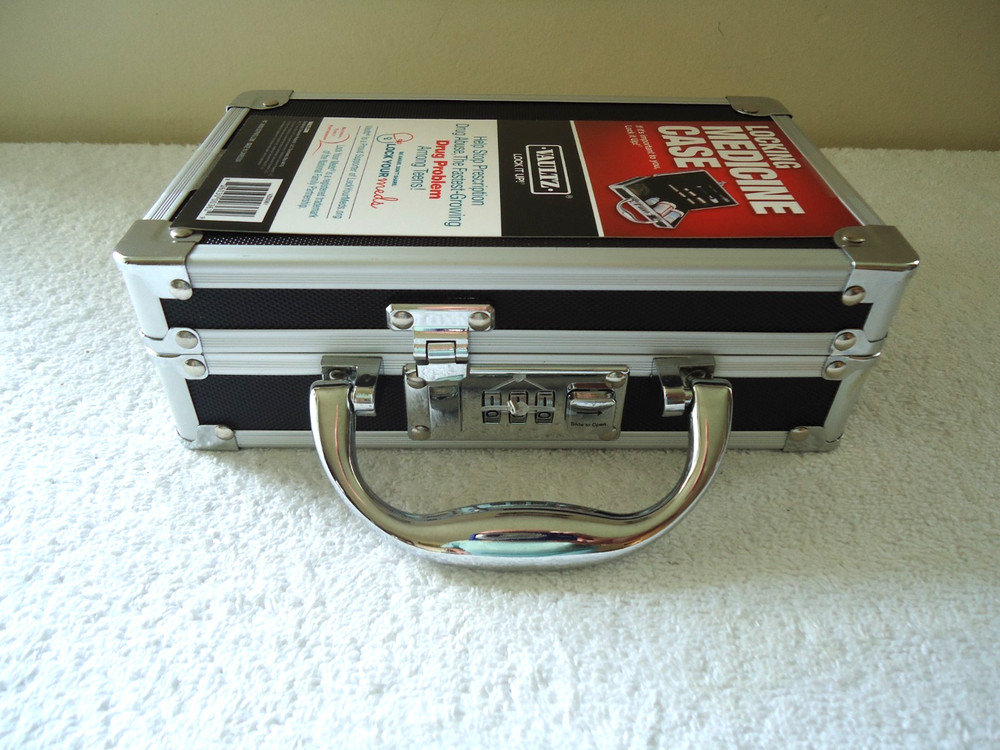 " NWT " Vaultz Locking Medicine Case " Great Multi Use Storage Case "