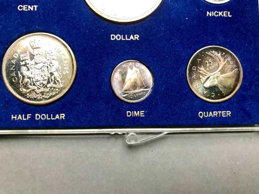 Pair of Canada Silver Mint Sets.