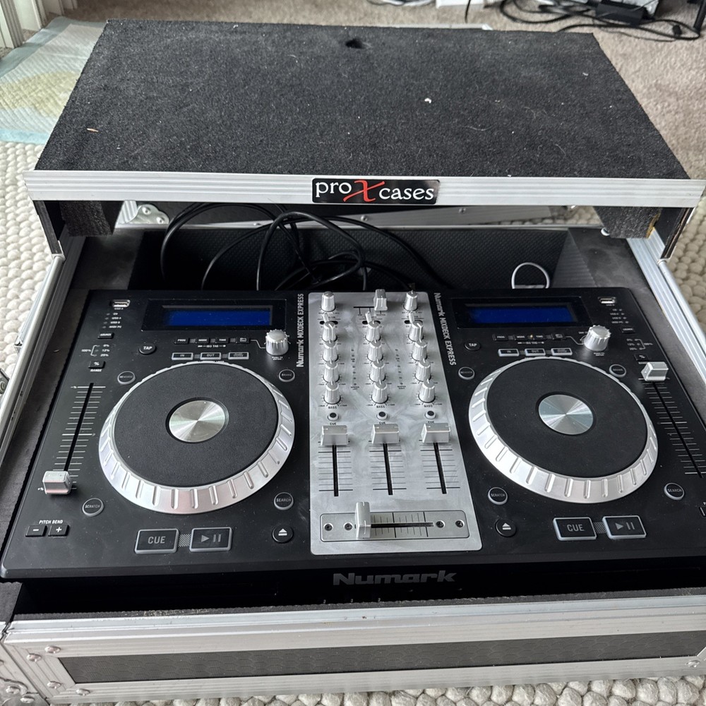 Dj Numark Controller With Pro X Case