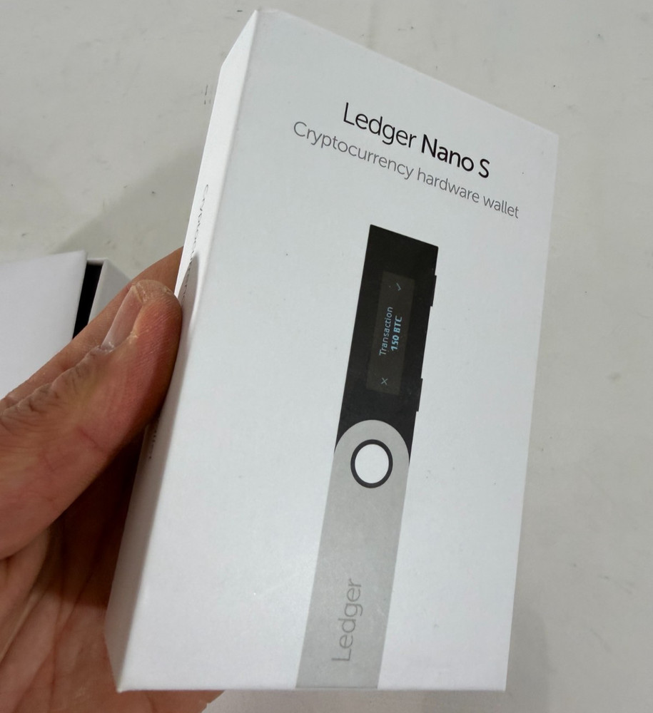 Ledger Nano S USB Hardware Wallet, Bitcoin Ethereum