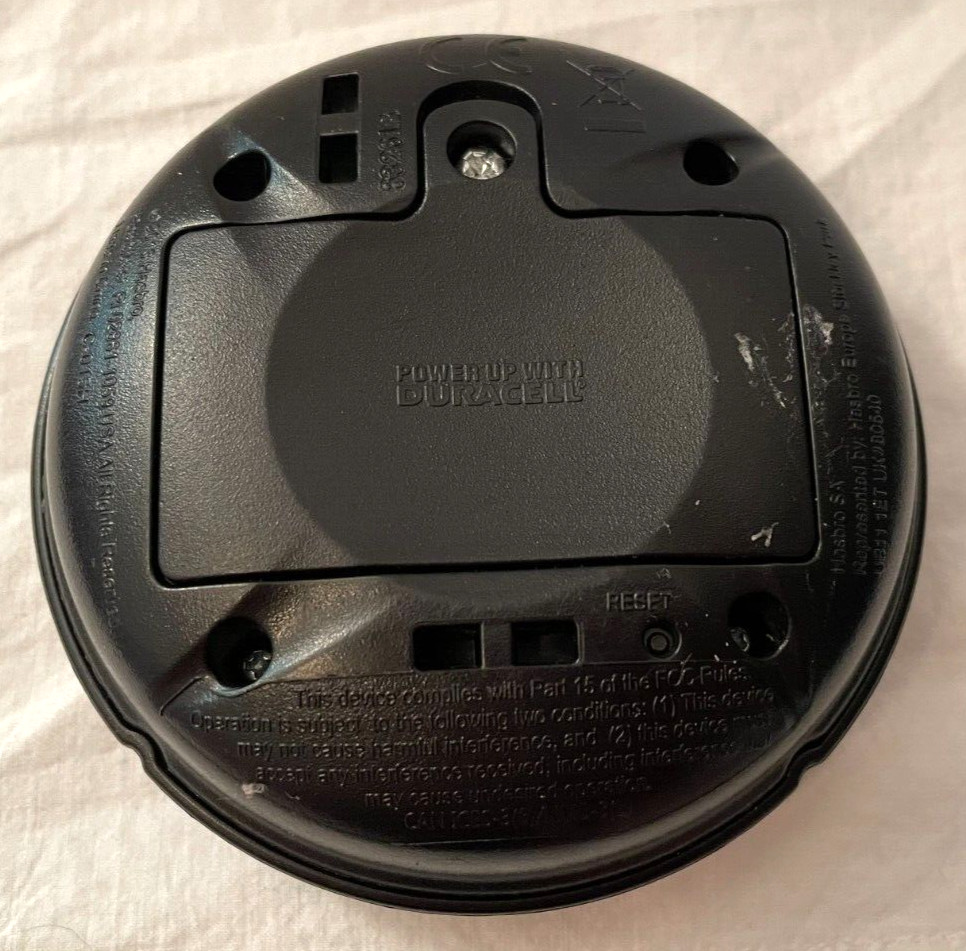 Hasbro Handheld Electronic Simon Game 2015 Tested & Works