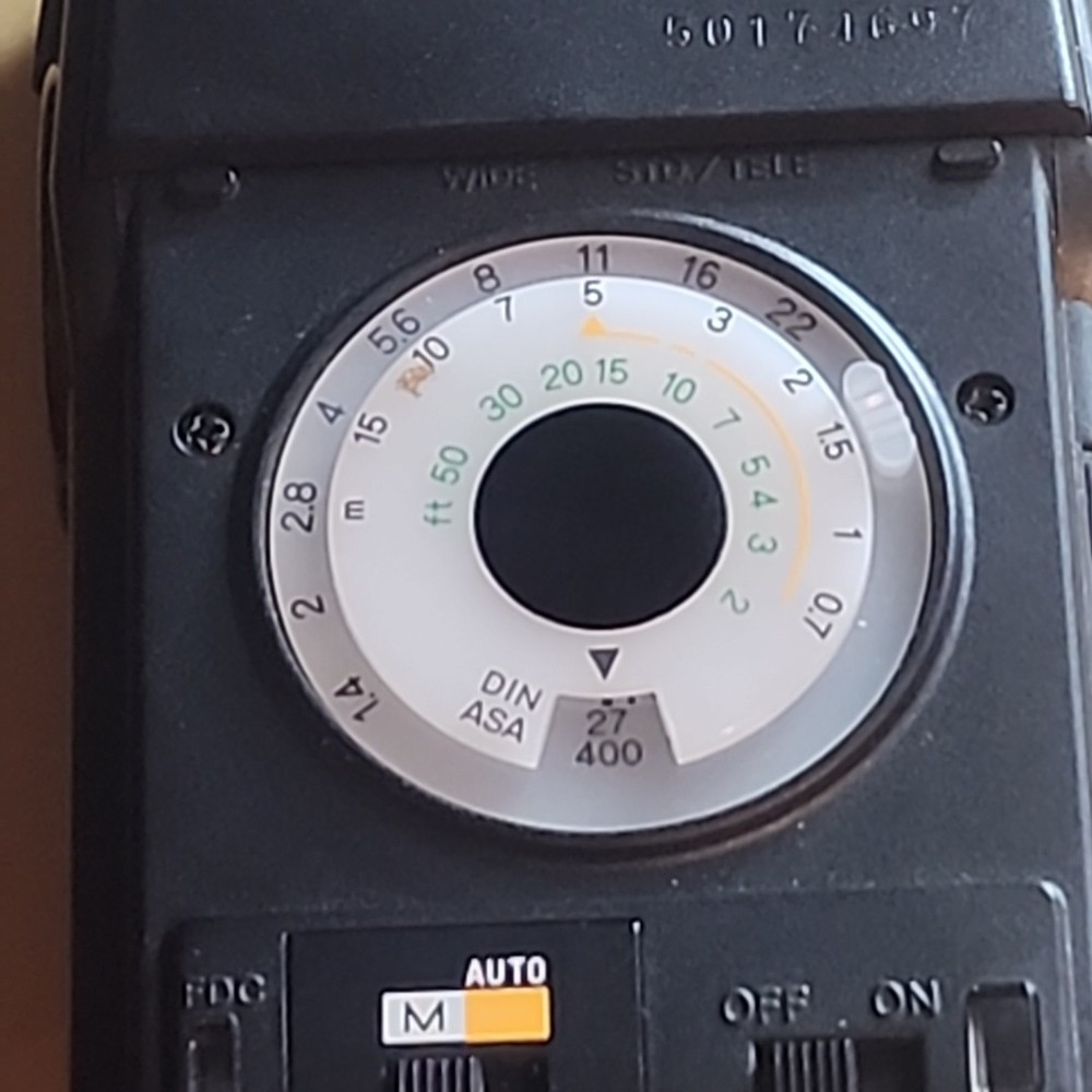 Minolta Auto 128 Camera Photo Flash Unit With Case