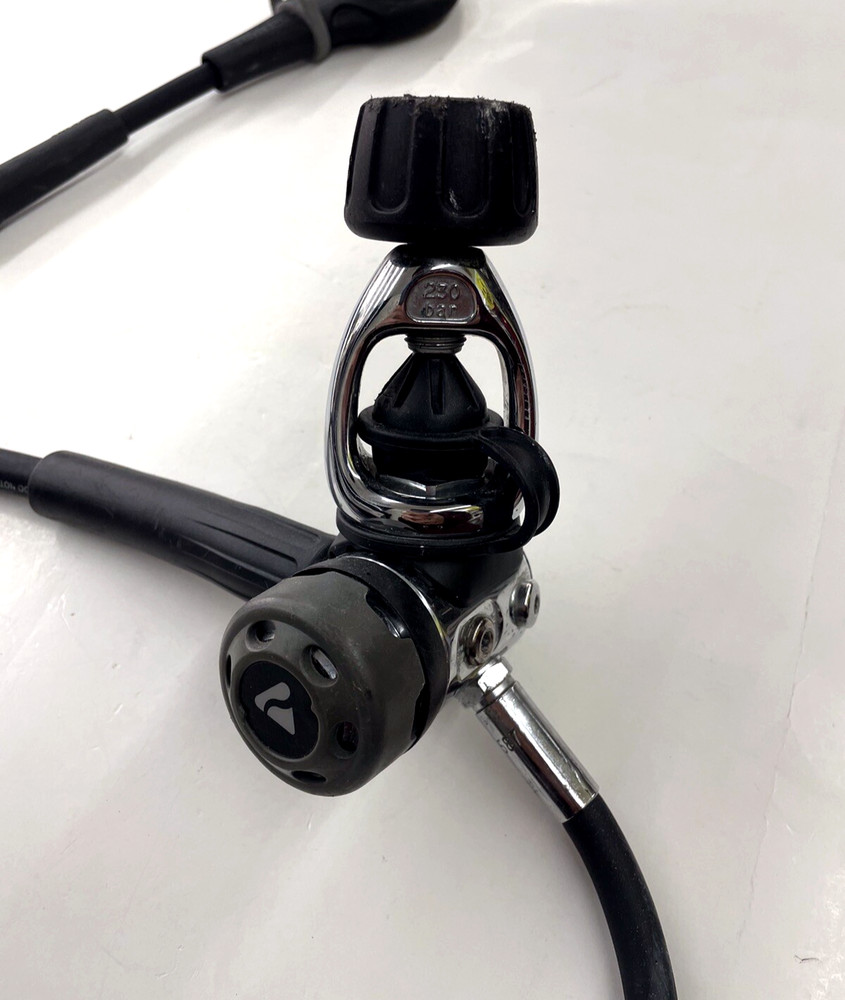 Sub gear Bonaire Regulator & Octopus 230 bar