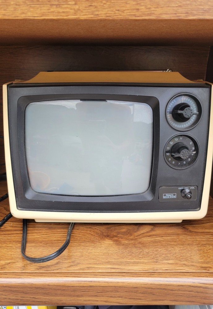 Vintage 1978 Sears Solid State TV 564.50040512