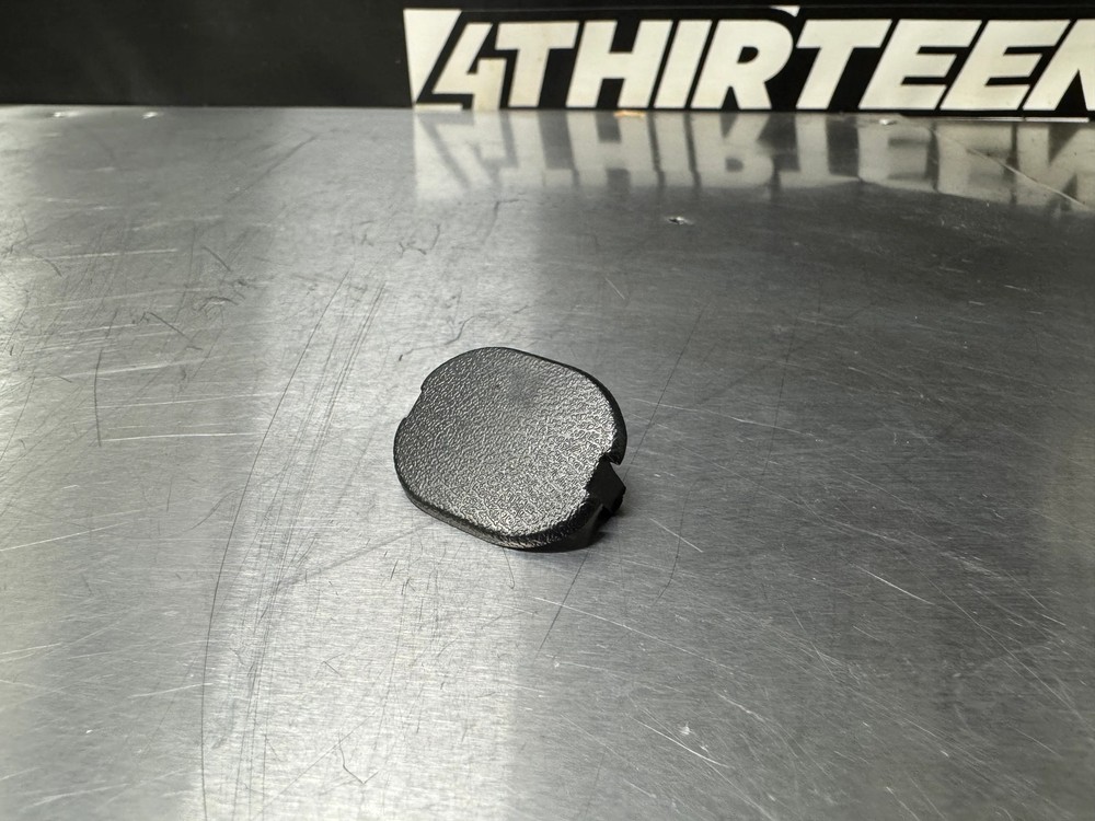 97-04 C5 CORVETTE CENTER CONSOLE NUT COVER #K62