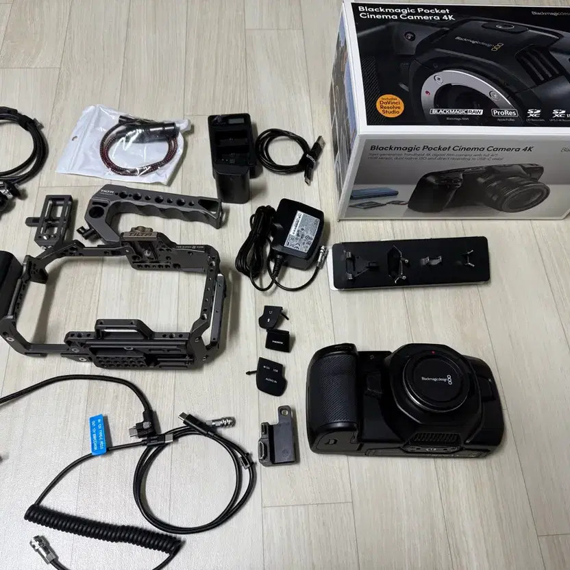 BMPCC 4K Blackmagic Camera Kit with Accessories Official