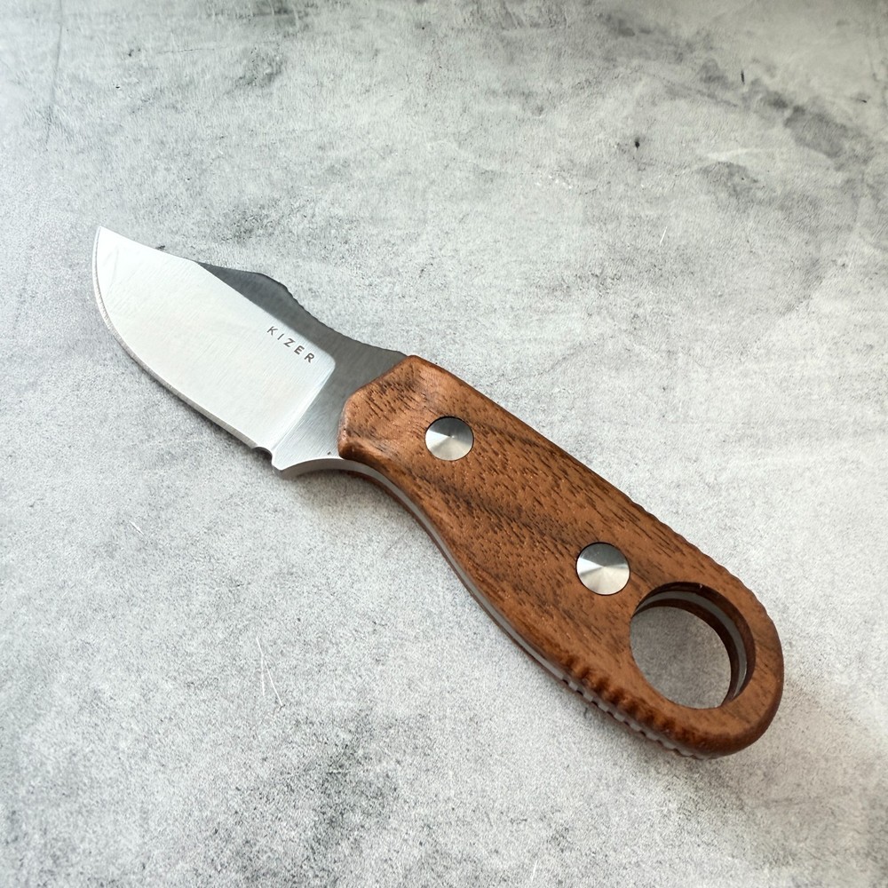 Smooth Walnut handles Scales for Kizer Beaver II