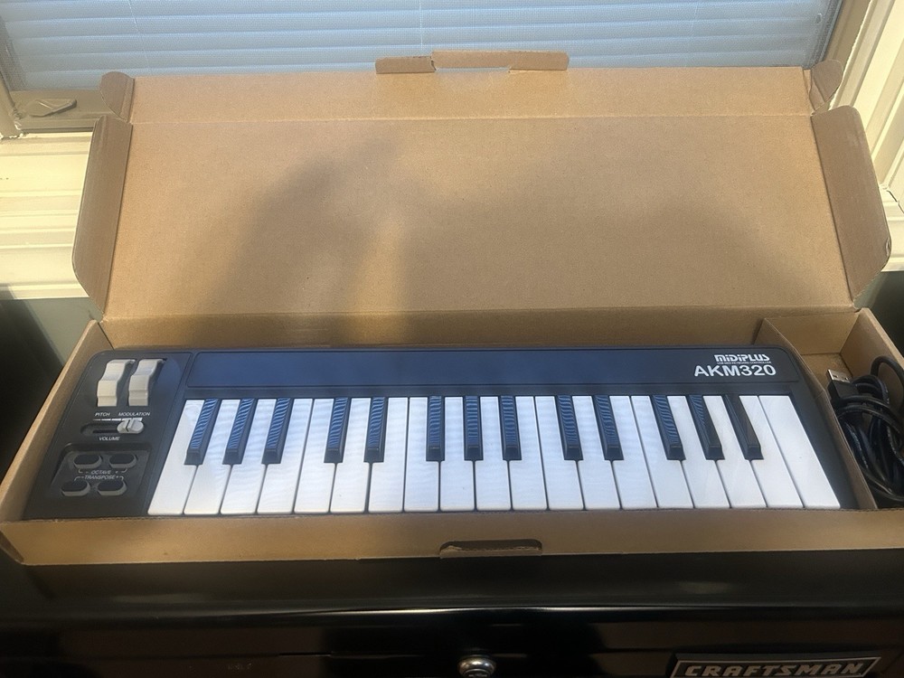 Midiplus MIDI Keyboard Controller ALM30
