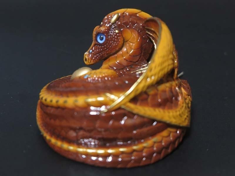 Windstone Editions Mother Coiled Dragon – Brown