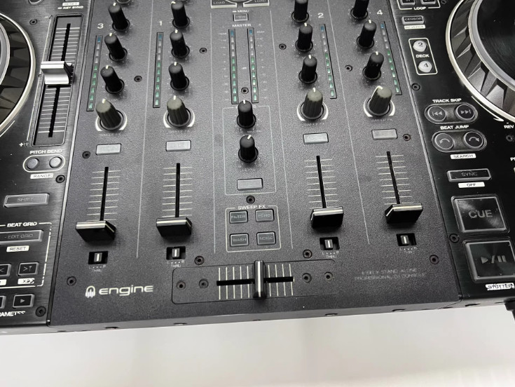 1pcs DENON PRIME4 DJ Controller
