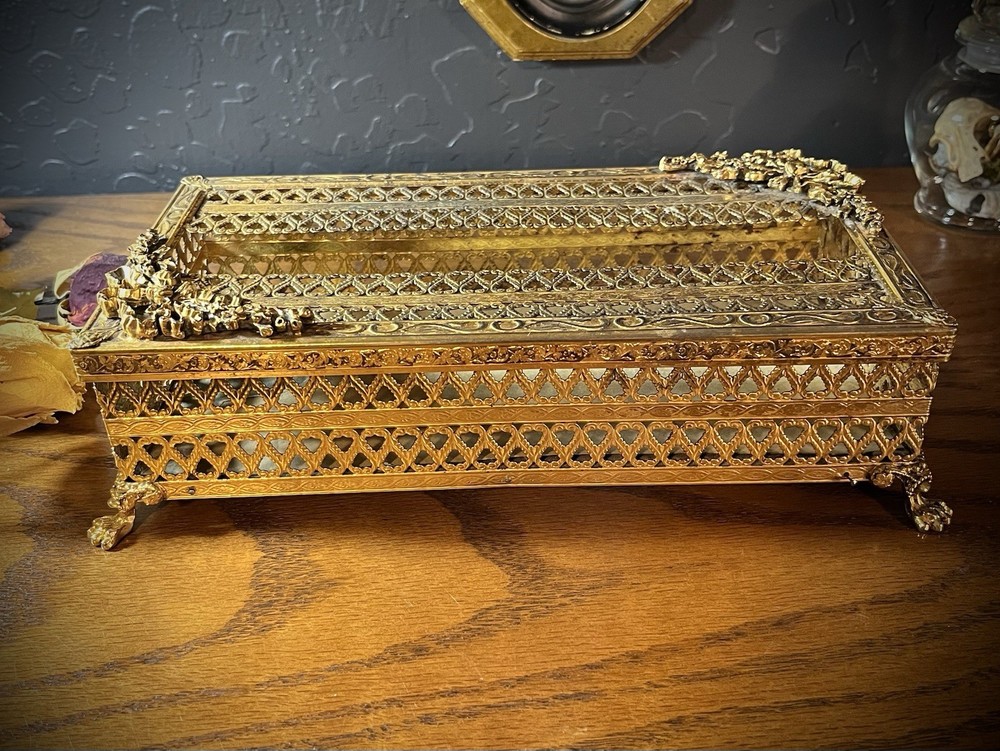 Vintage Hollywood regency tissue box holder