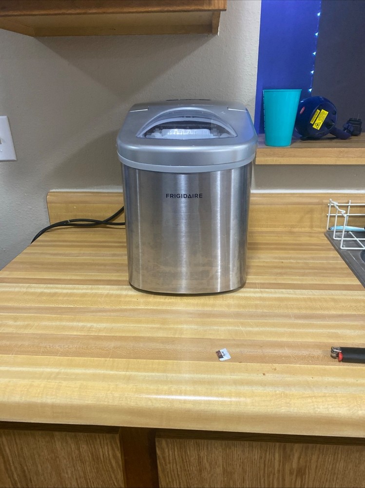 Frigidaire EFIC117-SS Countertop Ice Maker