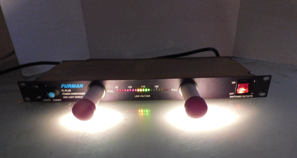 Furman PL-Plus Series Power Conditioner & Light Module Excellent Condition