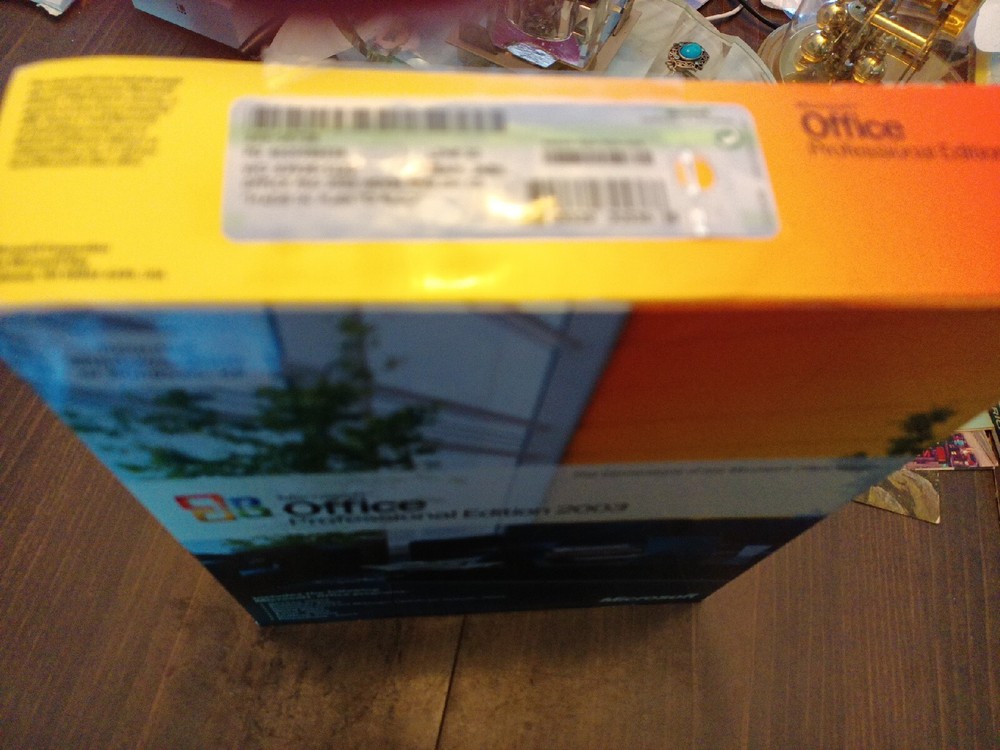 Microsoft Office Professional 2003 - Old Version . Looks Like It Was Never Used