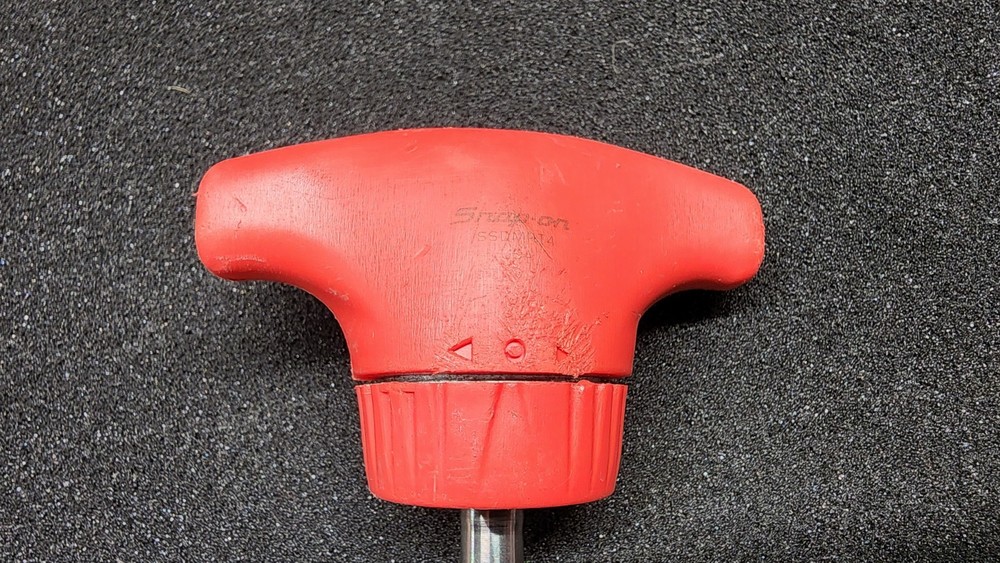Snap-On Ratcheting T-Handle Screwdriver/Bit Driver - SSDMRT4 Red
