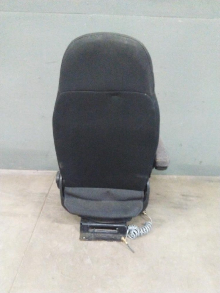 Replaces 2017 PETERBILT 579 FRONT SEAT , IL