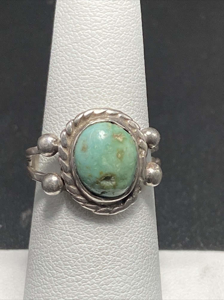 Southwestern Sterling Silver Turquoise Ring - Size 7 1/2