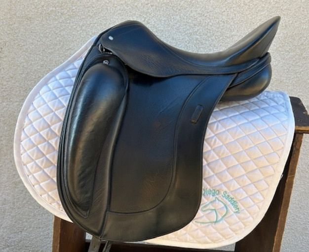 Schleese Obrigado Dressage Saddle 17.5"