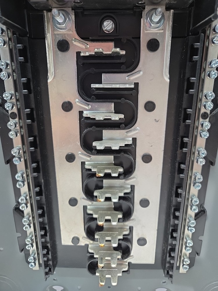 Square D Homeline Load Center BXH21B