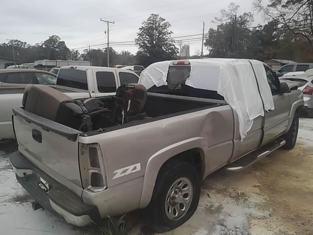 SILVRDO15 2006 Glove Box 18752