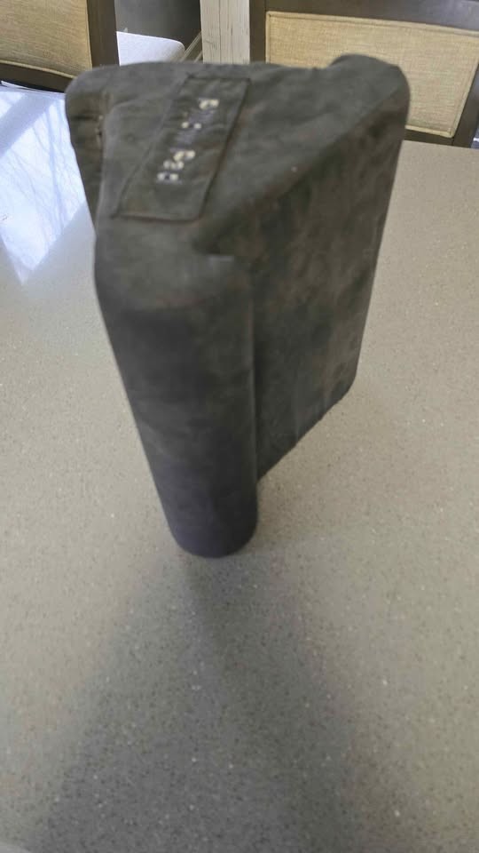 pillow pad for tablet or phone, black