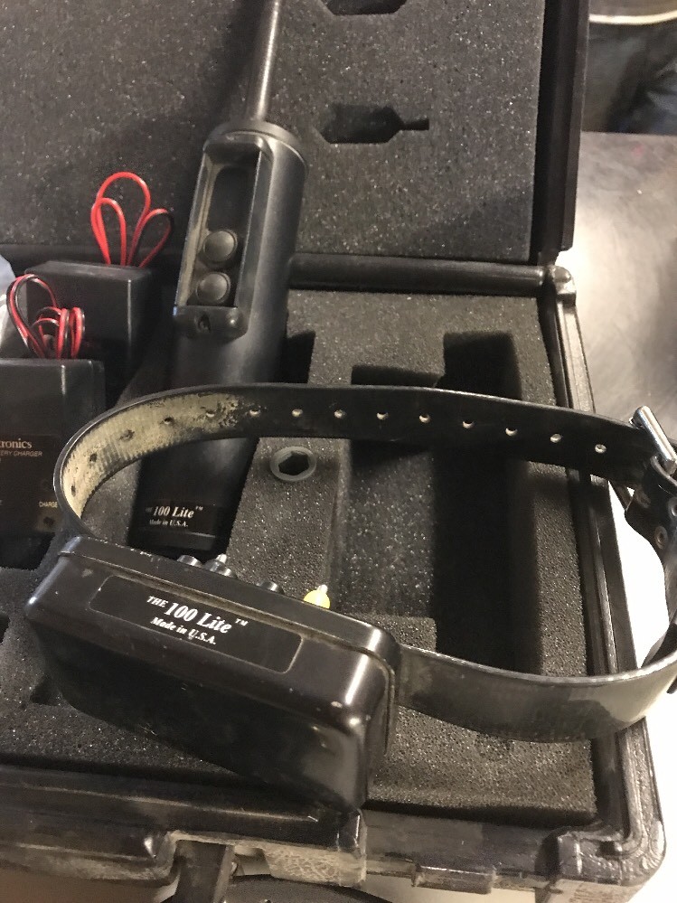 Tri-Tronics 100 Lite remote dor training system w/ bark trainer, case, charger++