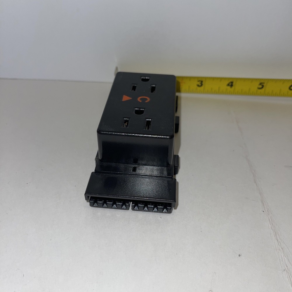 Herman Miller E-Space Energy Distribution Receptacle E1311.CI Panel System I
