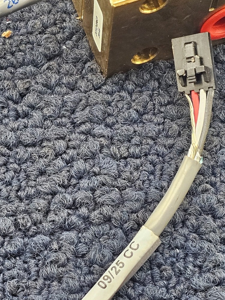 22124963: Piston-Type Flow Switch 2403C 3C 22 AWG SHIELDED 75C