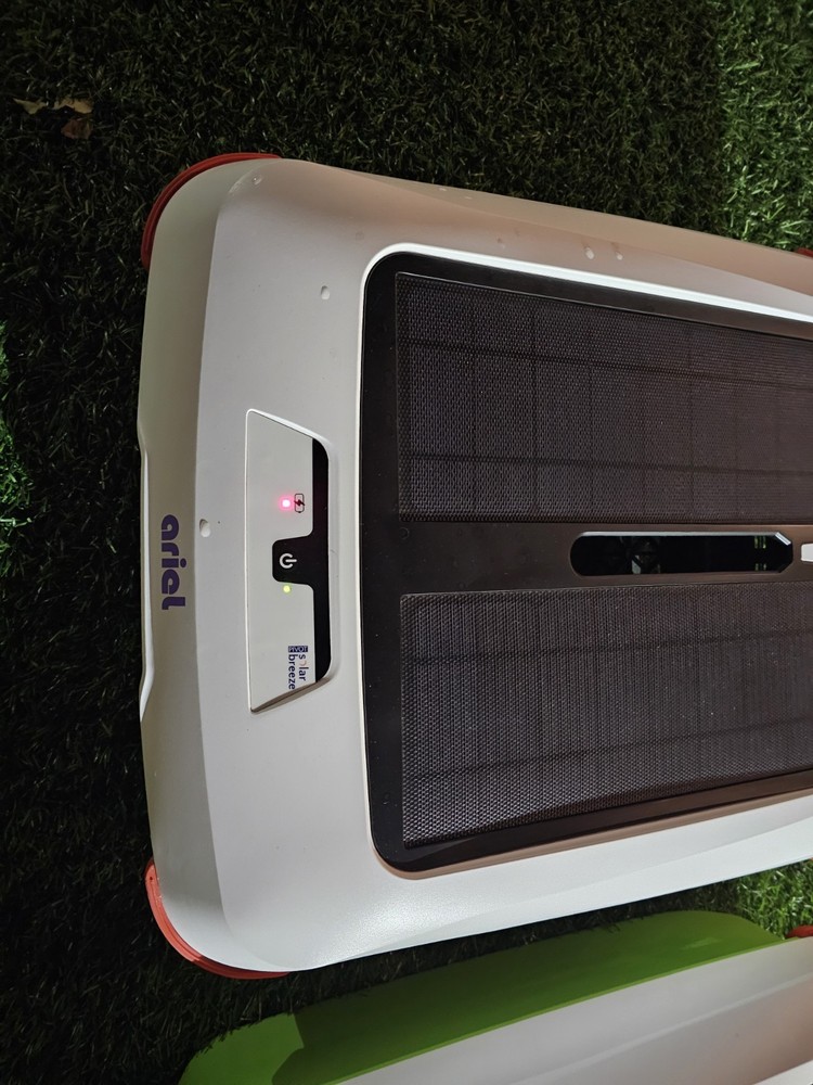 ARIEL by Solar Breeze Robotic Pool Skimmer
