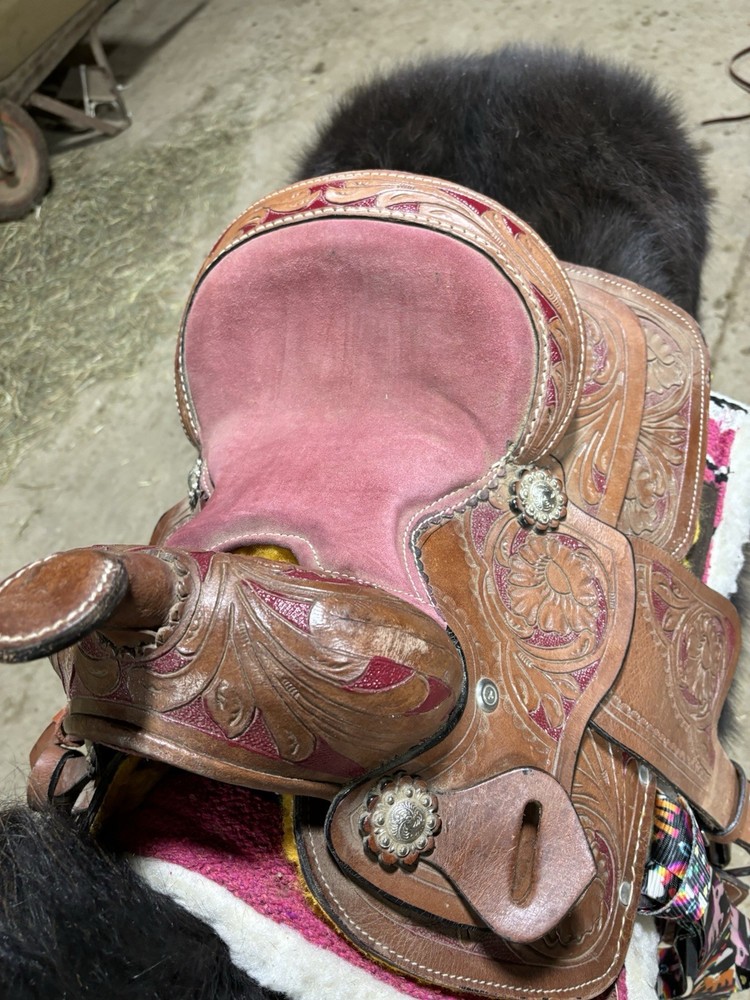 10 in western saddle