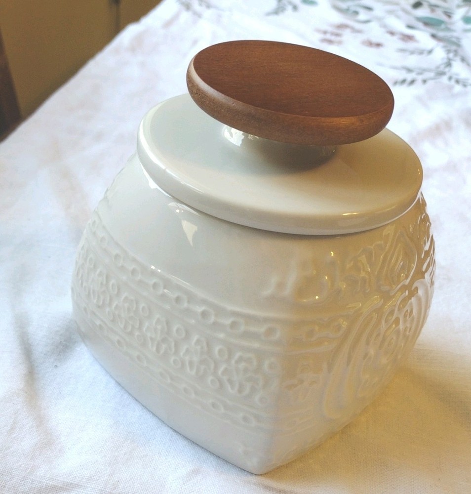 Butter keeper Crock, Jerelle Guy, Anthropologie.