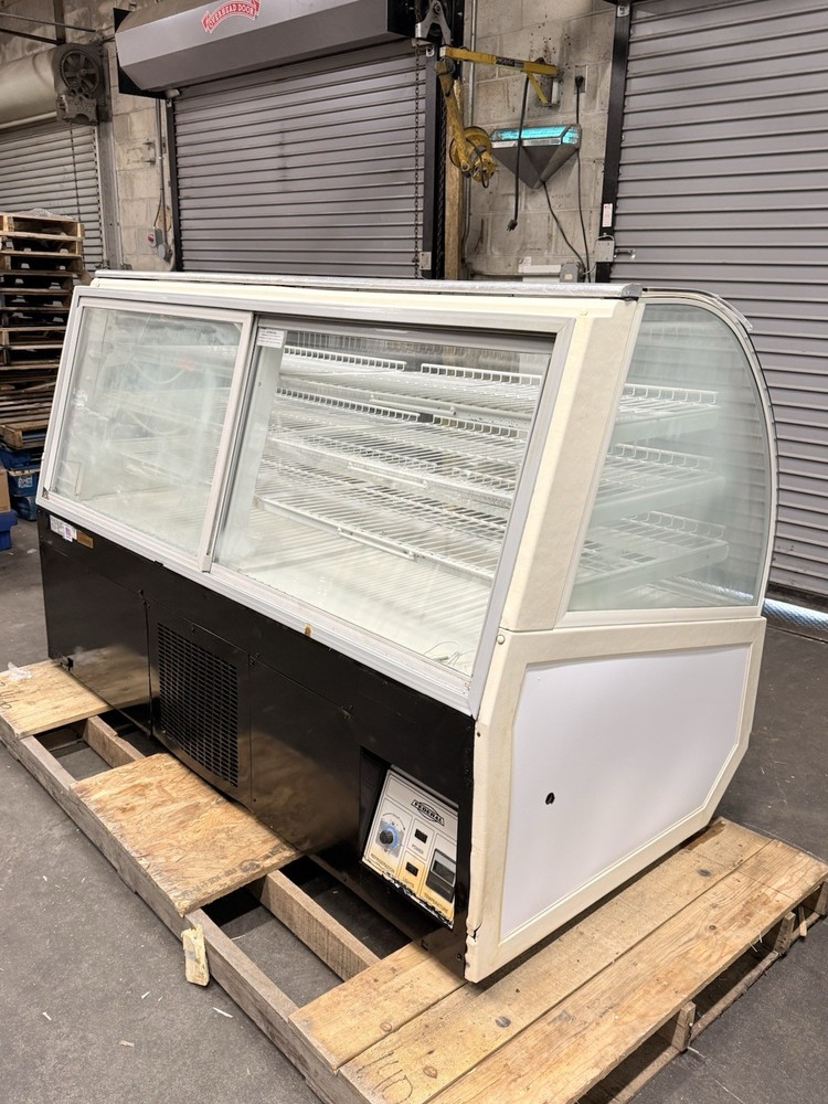 Refrigerated Bakery Display Case – Federal SNR77SC-2