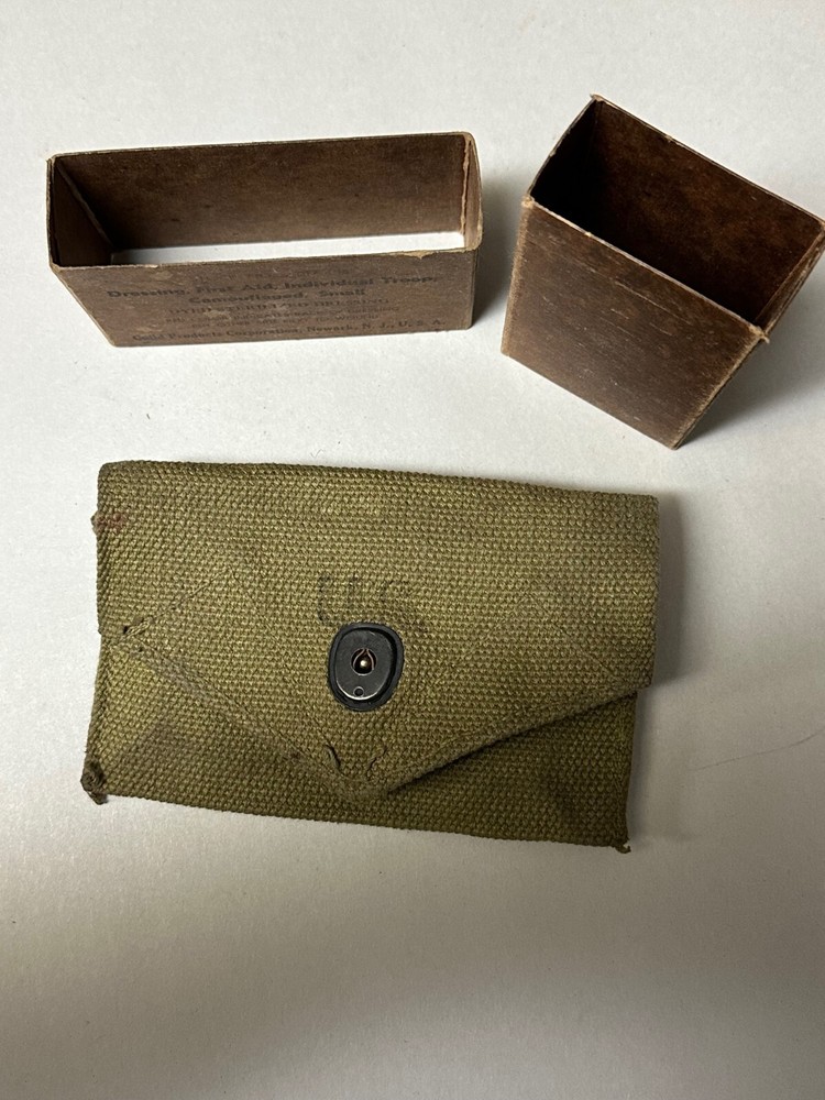 USGI WWII FIRST AID POUCH WITH EMPTY BANDAGE CARTON.