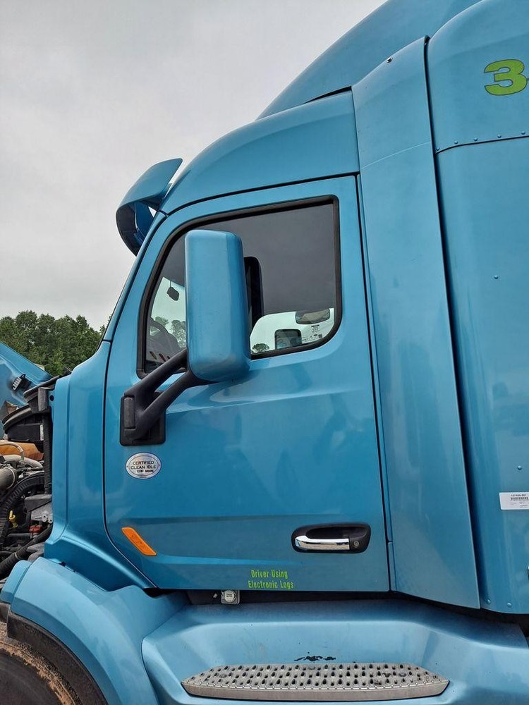 Replaces 2017 PETERBILT 579 CAB , GA