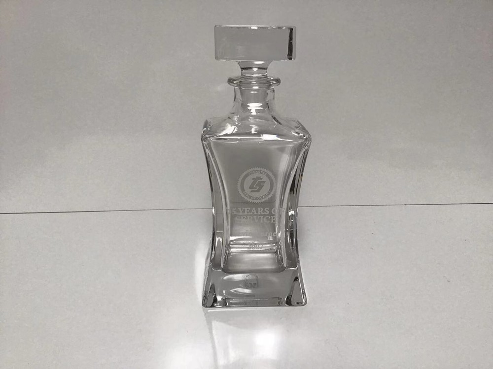 GINO'S 15 YEARS OF SERVICE 2007 CRYSTAL WINE BOTTLE FOR GIFT