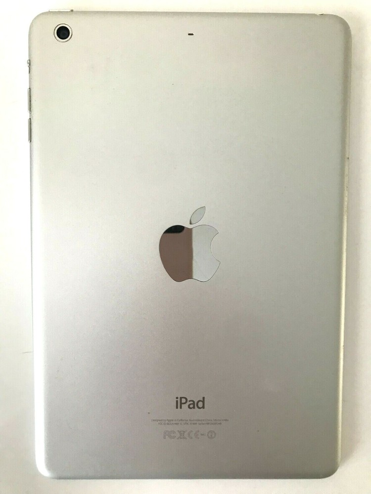 Apple Ipad Mini 2 32 GB WiFi. Silver. Pre-owned. Great Condition.