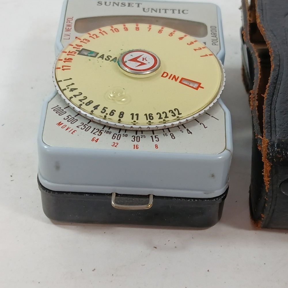 VINTAGE SUNSET UNITTIC MODEL 31 CAMERA LIGHT METER WITH CASE