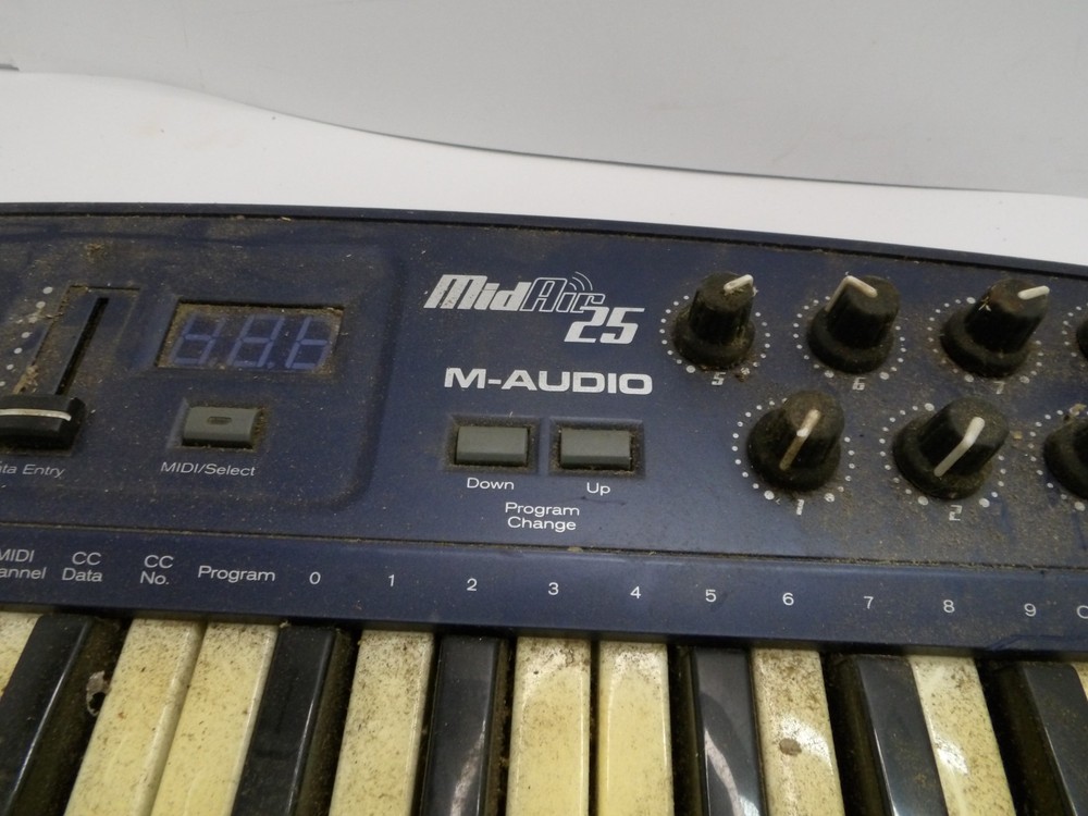 M-AUDIO MID Air 25 Controller Keyboard UNTESTED AND DIRTY