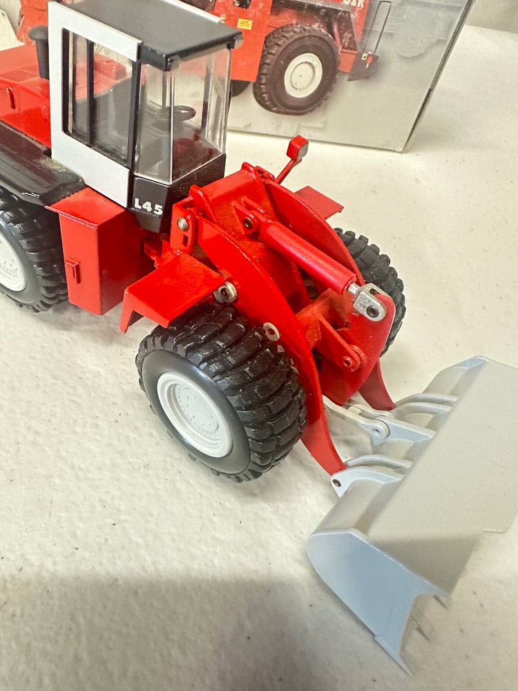 O&K L45 Wheel Loader By Conrad 1/50th Scale