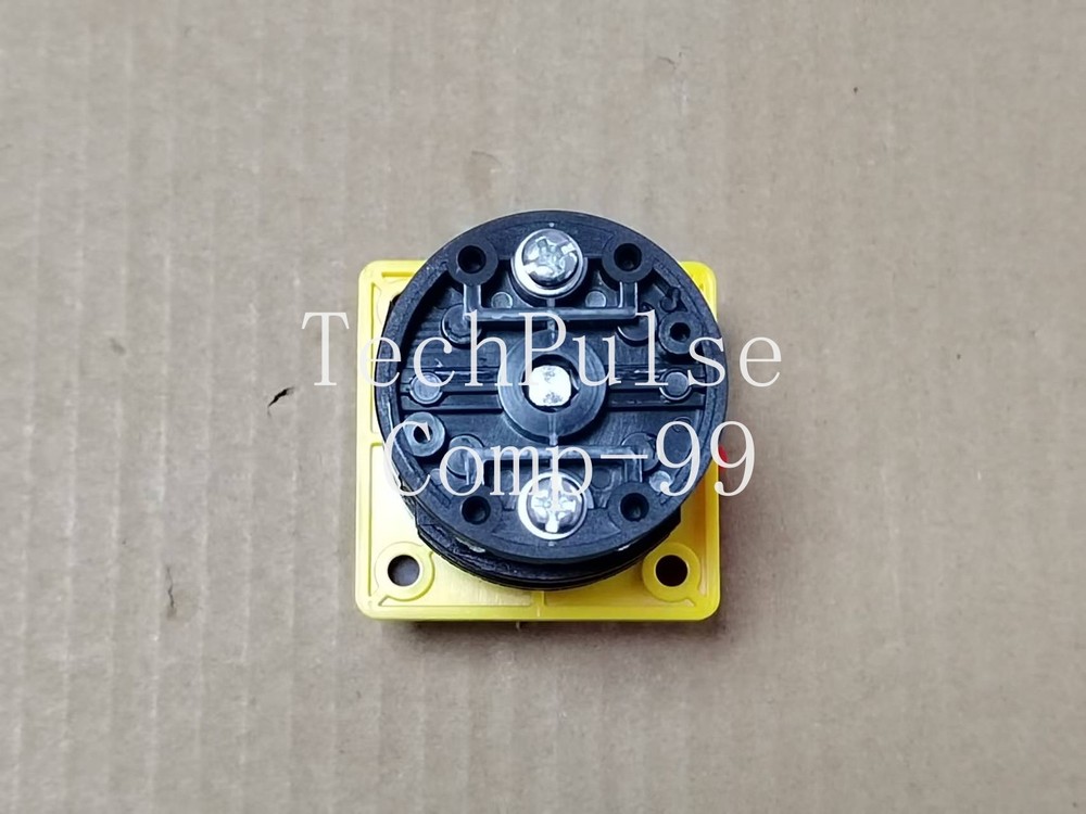 1PCS ONE New HZ5B-10/2 D009 combination switch changeover switch