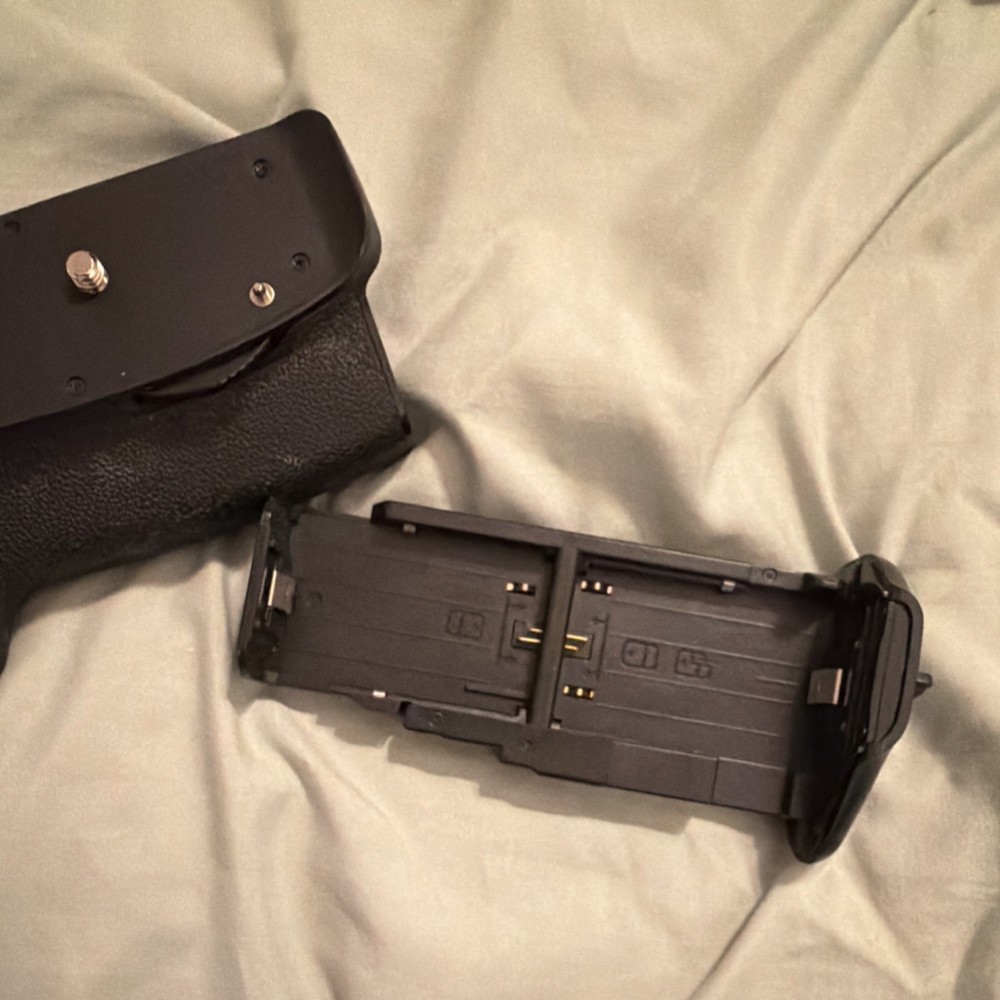 DBK Battery Grip for Canon EOS 60D Vertical Shooting Shutter Release Controls